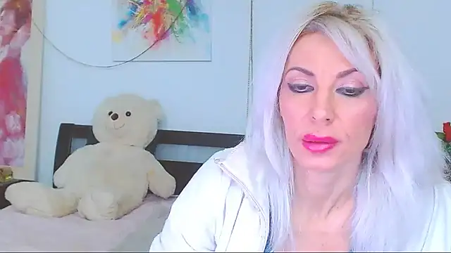 HoneyLara online show from 02/14/26, 07:21