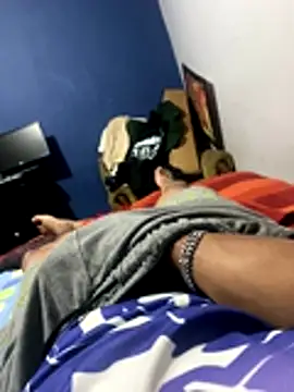 Snapshot of stuard-19 chatting on 11/06/25, 05:52 stuard-19 online show from 11/06/25, 05:52