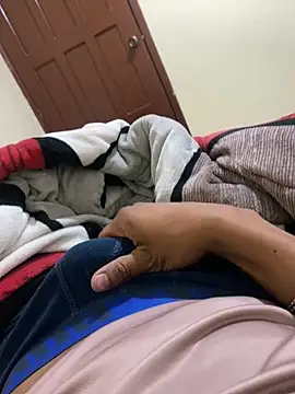 Snapshot of stuard-19 chatting on 11/28/25, 06:49 stuard-19 online show from 11/28/25, 06:49