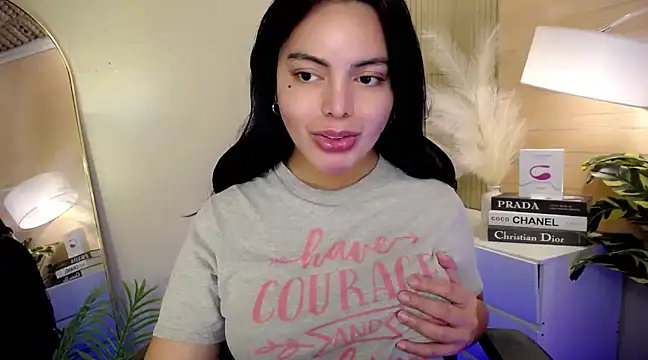 Snapshot of HotstuffCherrySummer chatting on 12/31/24, 08:15 HotstuffCherrySummer online show from 12/31/24, 08:15