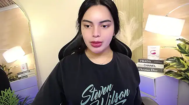 Snapshot of HotstuffCherrySummer chatting on 01/13/25, 06:16 HotstuffCherrySummer online show from 01/13/25, 06:16