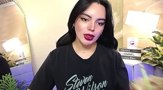 Snapshot of HotstuffCherrySummer chatting on 01/13/25, 09:30 HotstuffCherrySummer online show from 01/13/25, 09:30