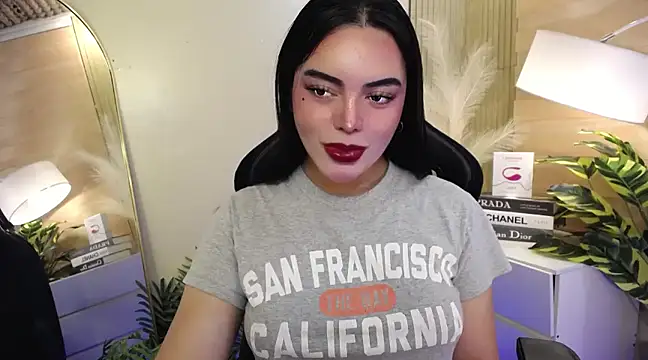 Snapshot of HotstuffCherrySummer chatting on 02/01/25, 05:07 HotstuffCherrySummer online show from 02/01/25, 05:07