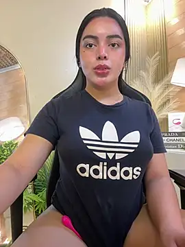 Snapshot of HotstuffCherrySummer chatting on 02/14/25, 06:23 HotstuffCherrySummer online show from 02/14/25, 06:23