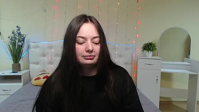 Snapshot of MilanaPrice chatting on 01/29/25, 06:18 MilanaPrice online show from 01/29/25, 06:18