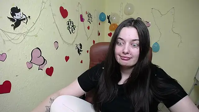 Snapshot of MilanaPrice chatting on 02/06/25, 03:37 MilanaPrice online show from 02/06/25, 03:37