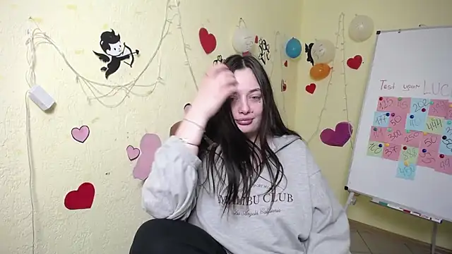 Snapshot of MilanaPrice chatting on 02/21/25, 03:45 MilanaPrice online show from 02/21/25, 03:45