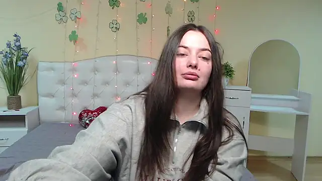 Snapshot of MilanaPrice chatting on 03/20/25, 06:30 MilanaPrice online show from 03/20/25, 06:30