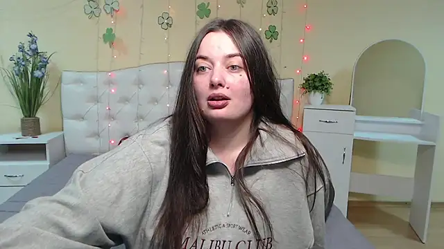 Snapshot of MilanaPrice chatting on 03/20/25, 09:37 MilanaPrice online show from 03/20/25, 09:37