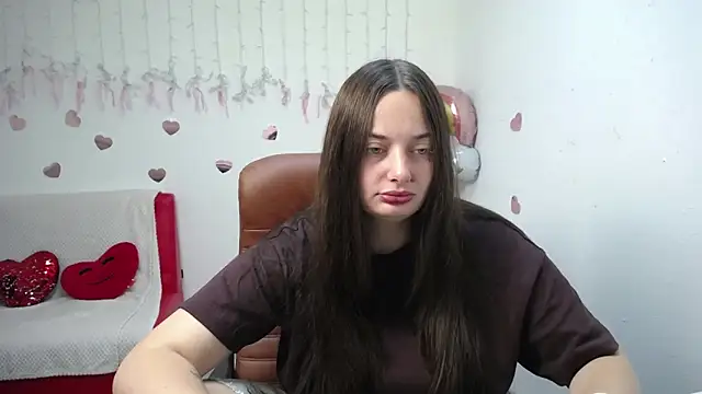 Snapshot of MilanaPrice chatting on 09/18/25, 06:15 MilanaPrice online show from 09/18/25, 06:15