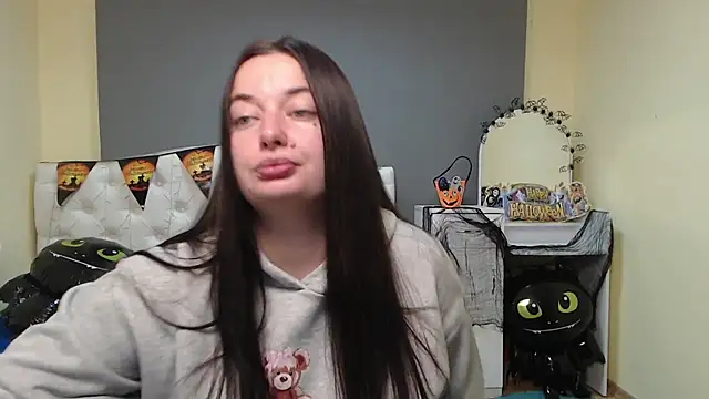 Snapshot of MilanaPrice chatting on 10/18/25, 11:11 MilanaPrice online show from 10/18/25, 11:11