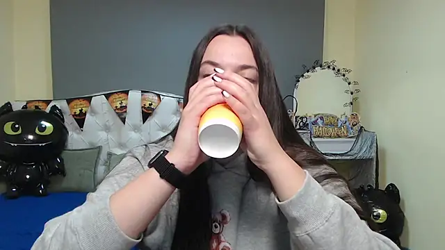 Snapshot of MilanaPrice chatting on 10/24/25, 05:15 MilanaPrice online show from 10/24/25, 05:15