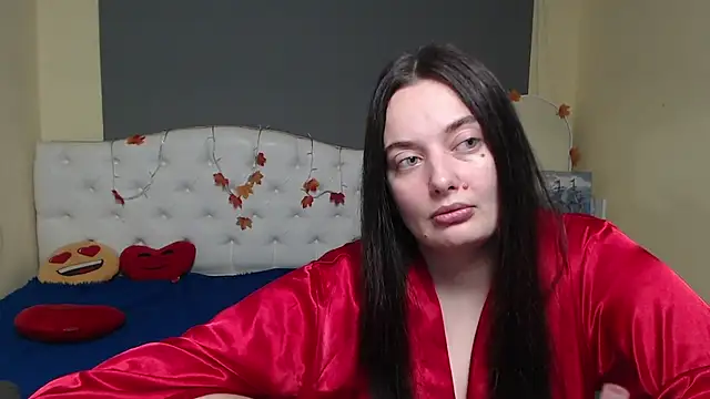 Snapshot of MilanaPrice chatting on 11/19/25, 06:30 MilanaPrice online show from 11/19/25, 06:30