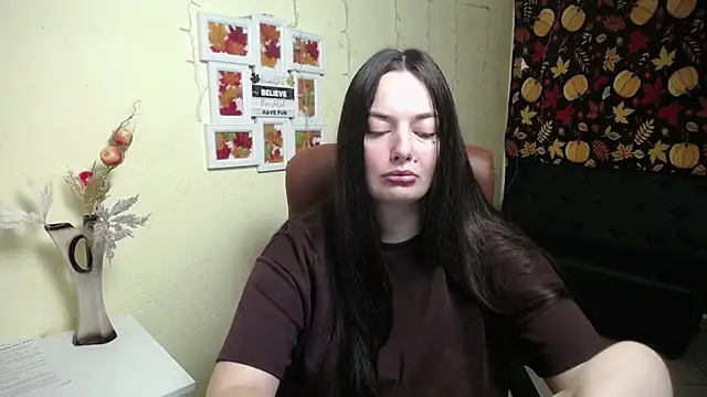 Snapshot of MilanaPrice chatting on 11/22/25, 06:23 MilanaPrice online show from 11/22/25, 06:23