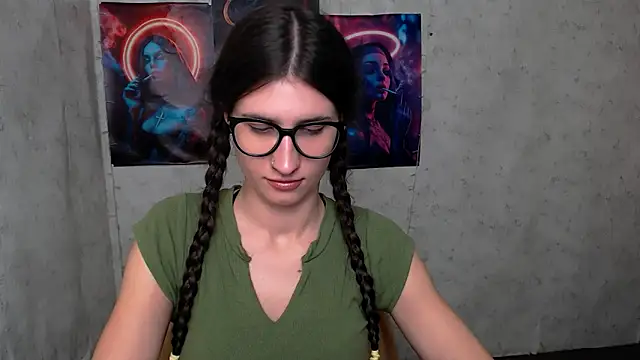 Snapshot of MaryEm976 chatting on 10/18/25, 07:53 MaryEm976 online show from 10/18/25, 07:53