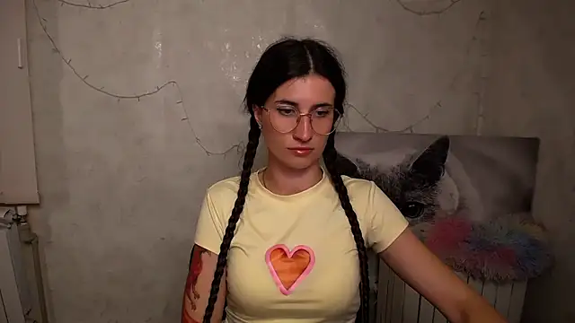 MaryEm976 online show from 05/26/26, 07:37