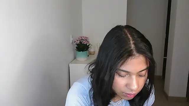 Snapshot of dark_enchantress_ chatting on 12/13/24, 11:39 dark enchantress online show from 12/13/24, 11:39