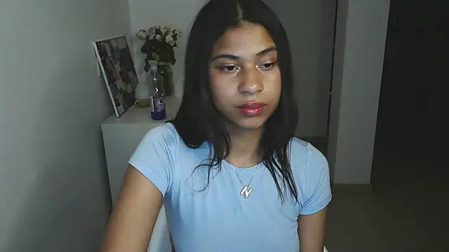 Snapshot of dark_enchantress_ chatting on 01/12/25, 04:31 dark enchantress online show from 01/12/25, 04:31