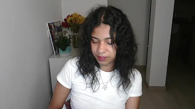 Snapshot of dark_enchantress_ chatting on 01/15/25, 01:23 dark enchantress online show from 01/15/25, 01:23