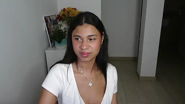 Snapshot of dark_enchantress_ chatting on 01/17/25, 03:34 dark enchantress online show from 01/17/25, 03:34