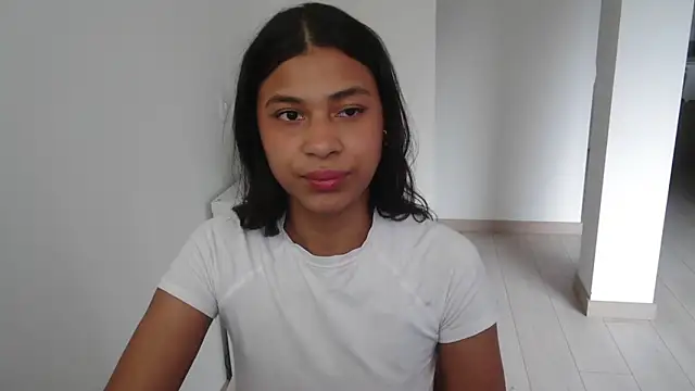 Snapshot of dark_enchantress_ chatting on 02/18/25, 09:20 dark enchantress online show from 02/18/25, 09:20