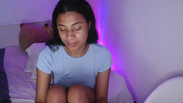 Snapshot of dark_enchantress_ chatting on 03/18/25, 03:09 dark enchantress online show from 03/18/25, 03:09