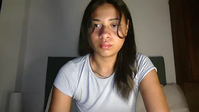 Snapshot of dark_enchantress_ chatting on 09/19/25, 01:40 dark enchantress online show from 09/19/25, 01:40