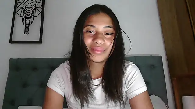 Snapshot of dark_enchantress_ chatting on 10/16/25, 05:19 dark enchantress online show from 10/16/25, 05:19