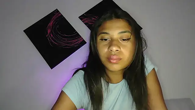 Snapshot of dark_enchantress_ chatting on 10/19/25, 08:53 dark enchantress online show from 10/19/25, 08:53