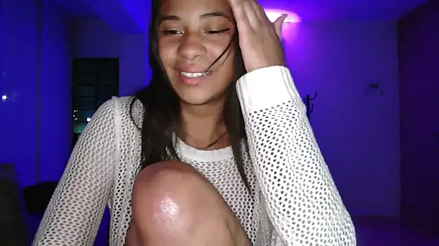 Snapshot of dark_enchantress_ chatting on 10/21/25, 12:33 dark enchantress online show from 10/21/25, 12:33