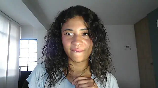 Snapshot of dark_enchantress_ chatting on 10/22/25, 10:09 dark enchantress online show from 10/22/25, 10:09