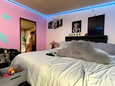 AngelSinz69 online show from 11/18/25, 04:50