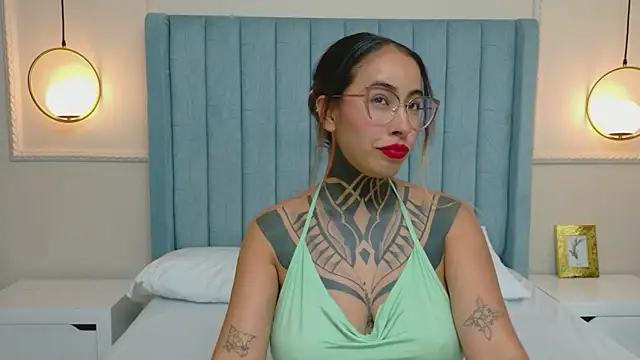 NicoleBlum online show from 04/06/26, 08:10