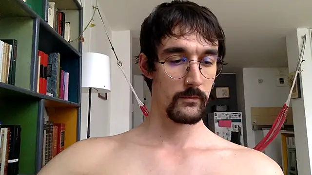 Snapshot of fazzbinderr chatting on 10/19/25, 10:10 fazzbinderr online show from 10/19/25, 10:10