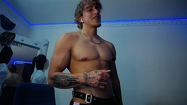 Snapshot of strongboy_ chatting on 03/17/25, 01:24 strongboy online show from 03/17/25, 01:24