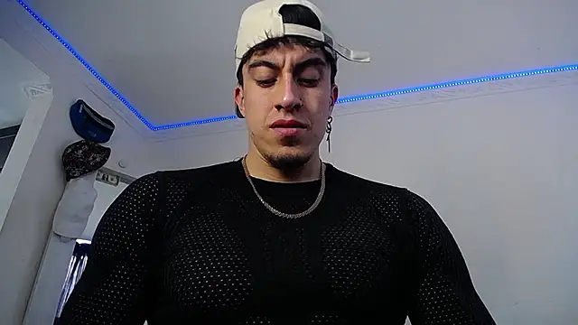 strongboy  online show from 02/16/26, 05:31