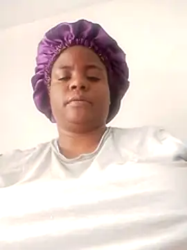 Snapshot of bigtitssxx chatting on 12/21/25, 08:49 bigtitssxx online show from 12/21/25, 08:49