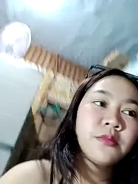 Snapshot of Hotbaby_1523 chatting on 10/08/25, 03:04 Hotbaby 1523 online show from 10/08/25, 03:04