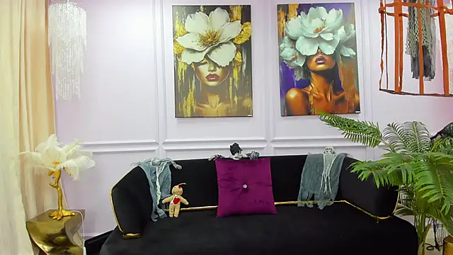 Snapshot of Awww_Ella chatting on 10/31/25, 11:00 Awww Ella online show from 10/31/25, 11:00