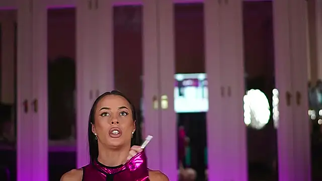 Snapshot of Katyerave chatting on 01/19/25, 05:07 Katyerave online show from 01/19/25, 05:07