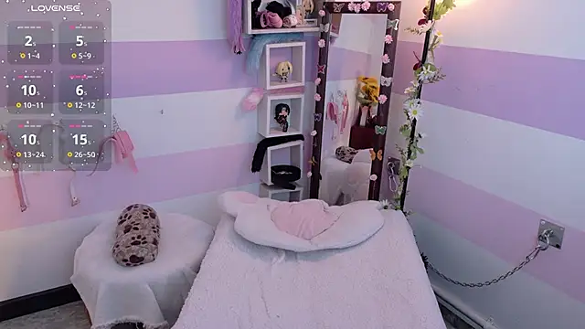 Catwhite  online show from 04/16/26, 09:39