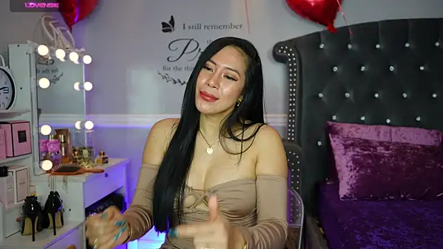 Snapshot of AsianSweetMilf chatting on 01/17/25, 06:36 AsianSweetMilf online show from 01/17/25, 06:36