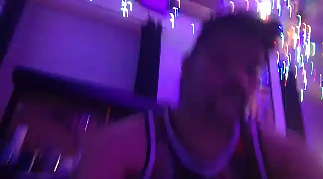 Snapshot of LumberJockMan chatting on 02/15/25, 01:31 LumberJockMan online show from 02/15/25, 01:31