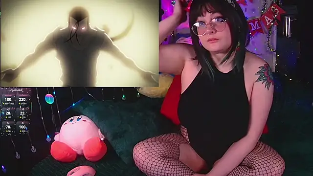 evamila online show from 11/18/25, 12:31