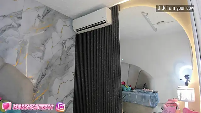 Katemoss70 online show from 03/05/25, 06:34