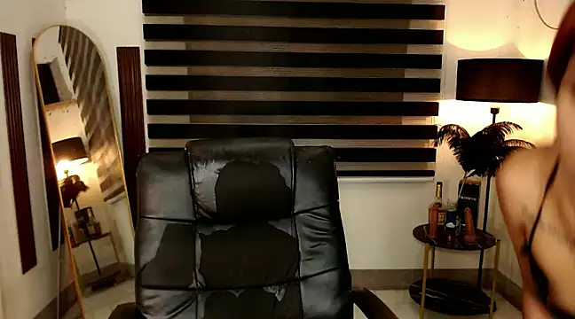 Snapshot of SarahAmber chatting on 02/02/25, 11:19 SarahAmber online show from 02/02/25, 11:19