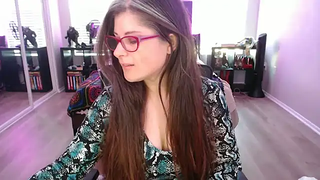 Snapshot of TheLenaAdams chatting on 01/12/25, 05:01 TheLenaAdams online show from 01/12/25, 05:01