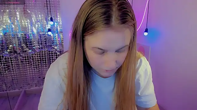 Snapshot of JadeSoft chatting on 01/12/25, 05:44 JadeSoft online show from 01/12/25, 05:44