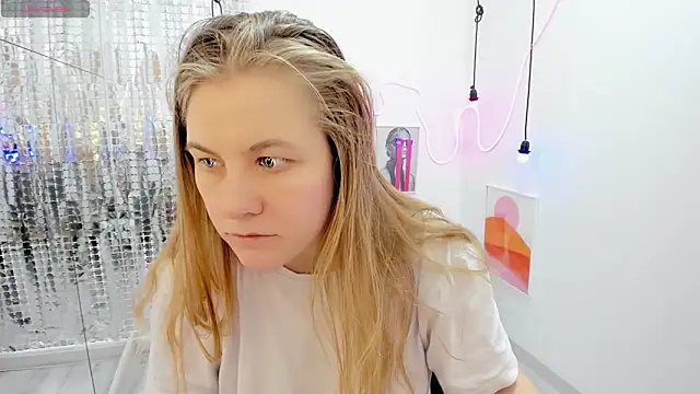 Snapshot of JadeSoft chatting on 01/24/25, 09:05 JadeSoft online show from 01/24/25, 09:05