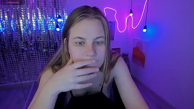 Snapshot of JadeSoft chatting on 01/25/25, 03:09 JadeSoft online show from 01/25/25, 03:09